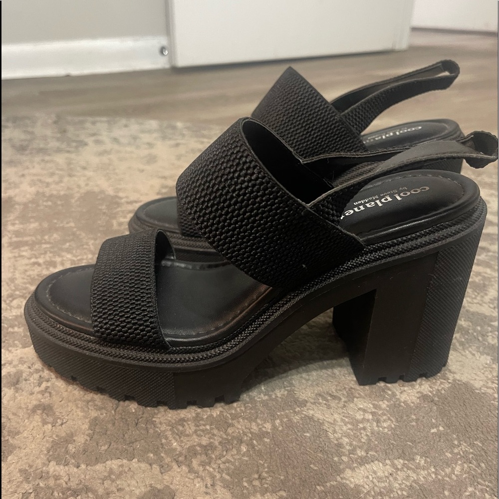 Cool planet Steve Madden black chunky heels